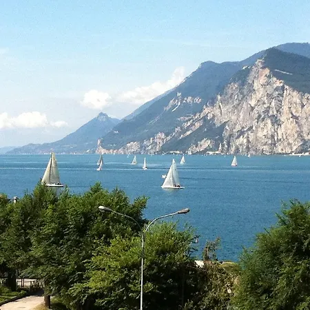 Apart-hotel Treccani 3*